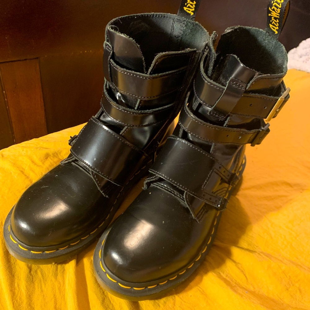 Dr. Martens Blake II